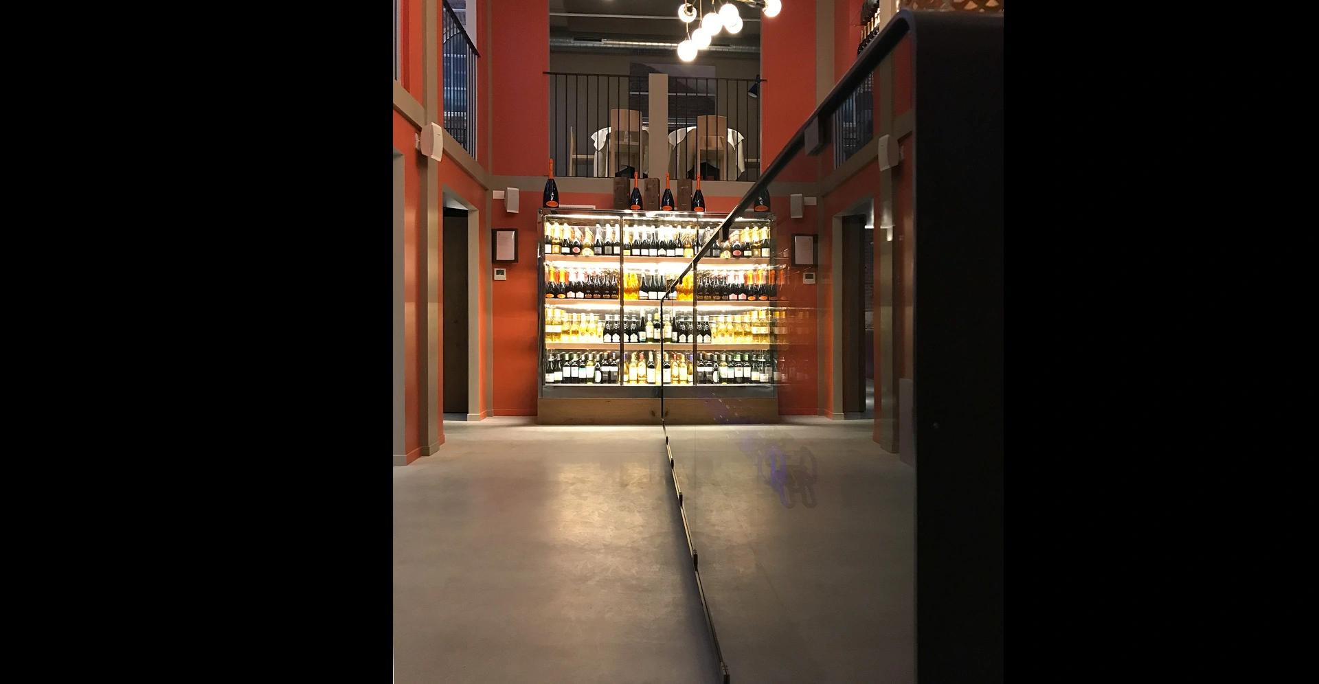 Vitrine für Weine