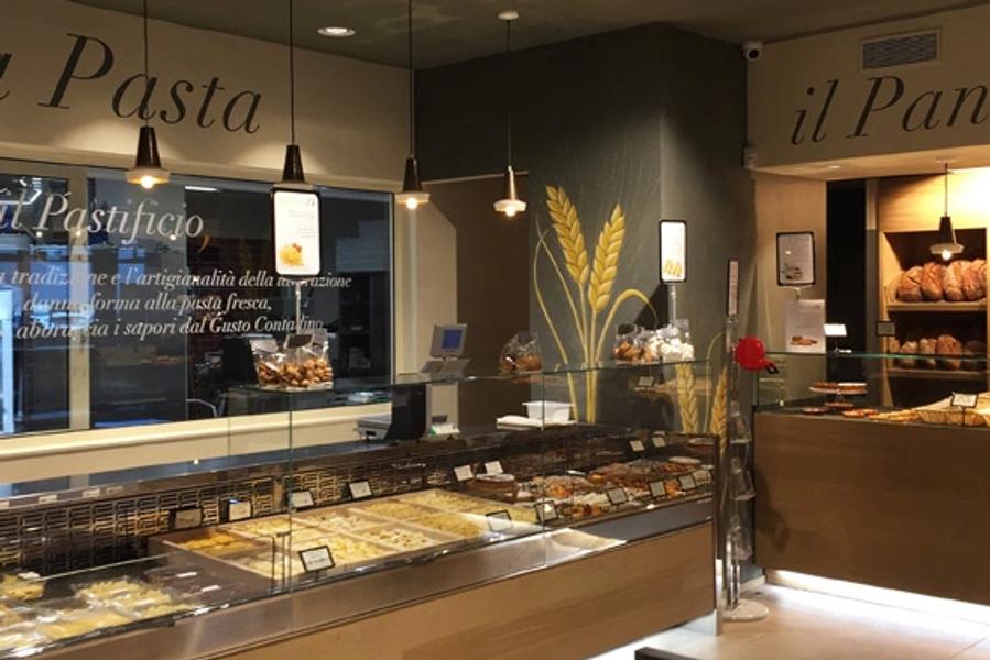 refrigerated-display-cases-fresh-pasta