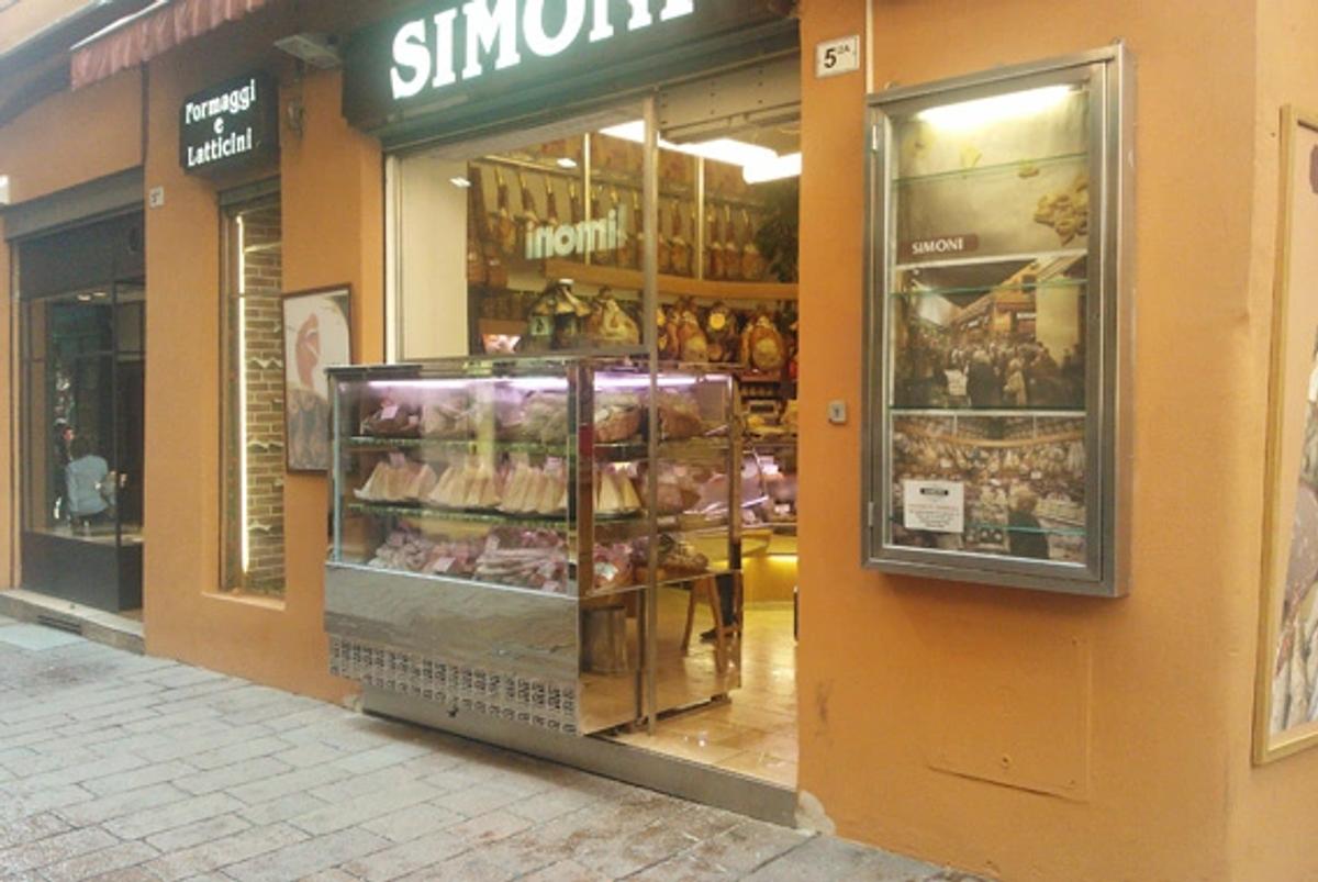 gekühlte-vitrine-für-wurst-und-käse