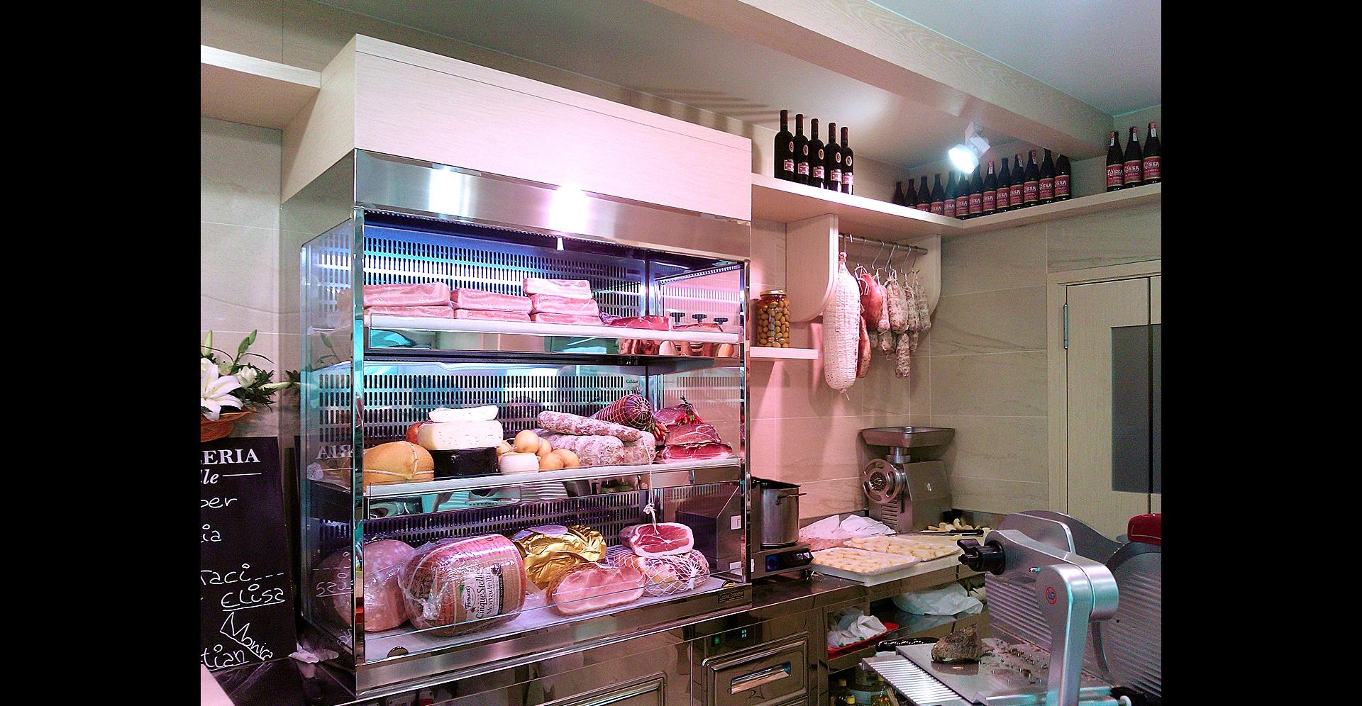 Back Counter Showcase for Cold Cuts